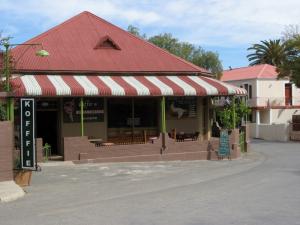 Lunch at the Calitzdorp Handelshuis: You'll find unbelievably good Milk tart here!